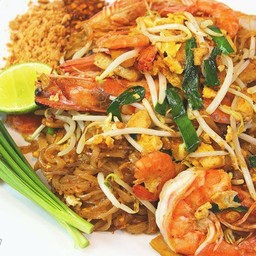 ผัดไทยกุ้งสด