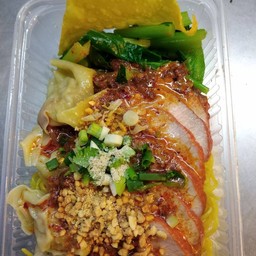 เกี้ยวหมู+หมูแดง ต้มยำแห้ง