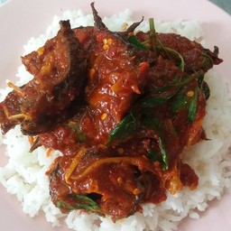 พริกแกงปลาดุก ราดข้าว