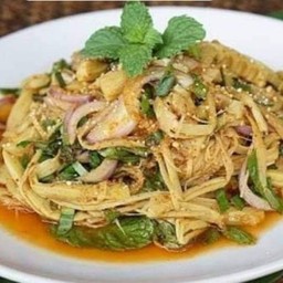 ยำหน่อไม้ขาไก่น้ำปลาร้าโคตรเด็ด