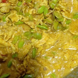 แกงไก่หน่อเหรียง