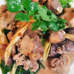 ไก่ล้วนปลาร้าเด็ดสุดๆหอมสุมนไพรสุดๆ