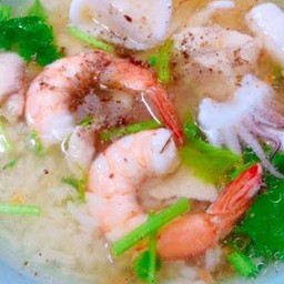 ข้าวต้มรวม หมูหมึกกุ้ง