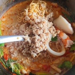 มาม่าต้มยำหมูสับ