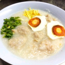 โจ๊กหมูใส่ไข่เค็ม