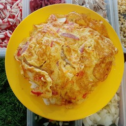 ข้าวไข่เจียวเด็กๆ หมูสับ แฮม ปูอัด