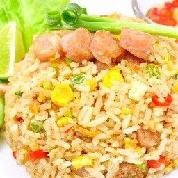 ข้าวผัดแหนม