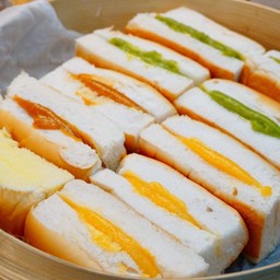 ขนมปังโบราณนึ่ง 2 ชิ้น