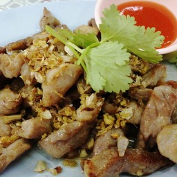 หมูกระเทียม
