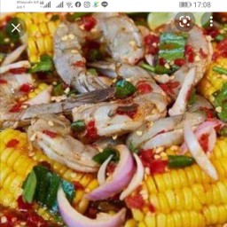 ยำข้าวโพดกุ้งสด