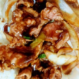 หมูชิ้นผัดน้ำมันหอย