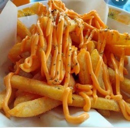 เฟรนช์ฟรายส์คลุกผงราดชีส