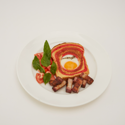 ขนมปังมะเขือเทศ ไข่ดาว เบคอน โหระพาสด