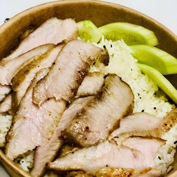 ข้าวคอหมูย่าง ข้าวคอหมูทอด ข้าวผัดแหนม สปาเก็ตตี้ by wealthy hogyy