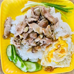 ข้าวหมูกระเทียม