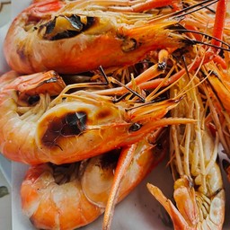 กุ้งเป็นเผาหัวมันเยิ้มใหญ่