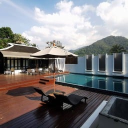 น้ำใสเขาสวยรีสอร์ทระนอง