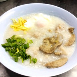 โจ๊กหมูตับใส่ไข่