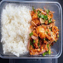 ข้าวยำไก่แซ่บชุดกลาง