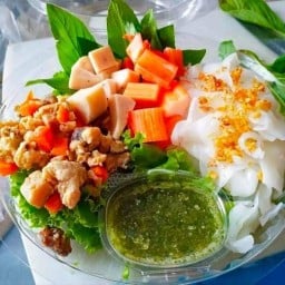 ร้านก๋วยเตี๋ยวลุยสวน เฮียโปน