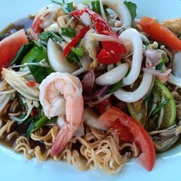 เหลามาม่าทะเลรวม