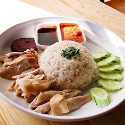 น.หนุ่ย ข้าวมันไก่  เจ้าเก่าตู้คอนเทนเนอร์ดำ  คลอง 6