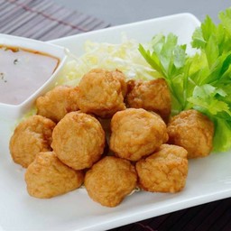 ลูกชิ้นกุ้งทอด