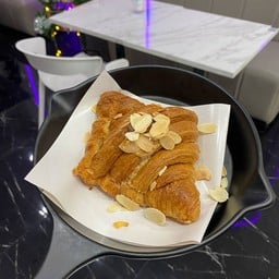 ครัวซองค์อัลมอนด์