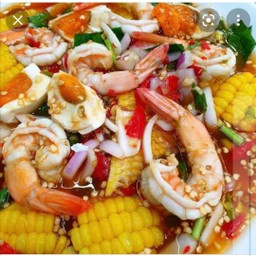 ยำข้าวโพดกุ้งสุก