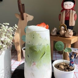 Christmas matcha strawberry 