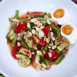 ตำแตงไทยไข่เค็ม