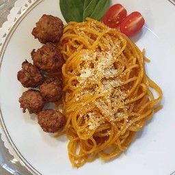 Spaghetti pork balls with house special sauce