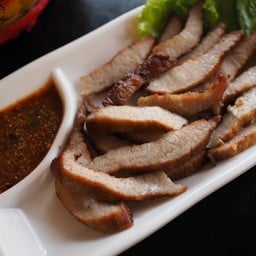 คอหมูแท้ทอด