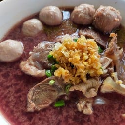 มาม่าเนื้อสด เนื้อเปื่อย ลูกชิ้นเนื้อ