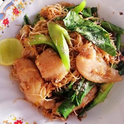 ผัดซีอิ๊วหมี่ขาวหมูนุ่ม