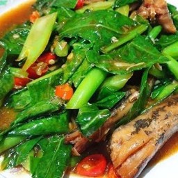 พาสไทม์ - ยำผลไม้ เฟรนด์ฟราย ข้าวหมูทอด