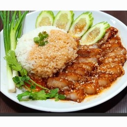 ข้าวหมูกรอบ