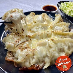 เกี๊ยวซ่า หน้าชีส