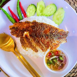 ข้าวปลาแกะน้ำจิ้มพริกน้ำปลารสเด็ด