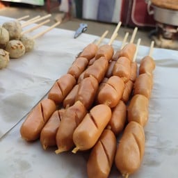 ลูกชิ้นปิ้ง เจ้จันทร์