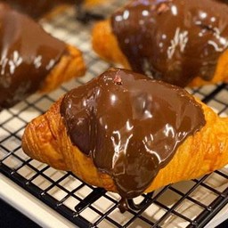 มินิครัวซองช็อกโกแลต 2 ชิ้น