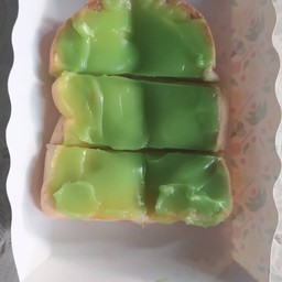 ขนมปังปิ้งหน้าใบเตย