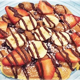 วาฟเฟิลฮ่องกง ท็อปปิ้ง สตอเบอรี่สด กล้วย ชอคโกแลต Hong Kong Waffle Topping Strawberry Banana & Chocolate 1025