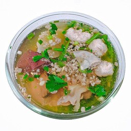 ต้มเลือดหมู  ไม่เลือด ไม่เครื่องใน  ใส่ เ ต้ า หู้