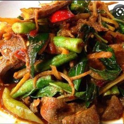 ข้าวพริกแกงตับ