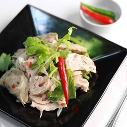 ยำหมูยอบ้านญวน