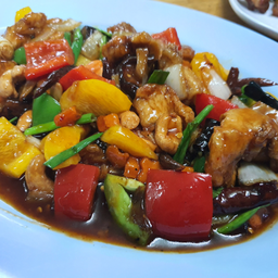 ไก่ผัดเม็ดมะม่วง