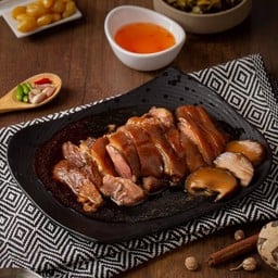 ขาหมูท่านลอร์ด ขาหมูท่านลอร์ด