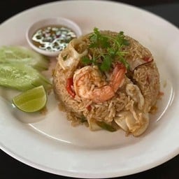 ข้าวผัดต้มยำทะเล