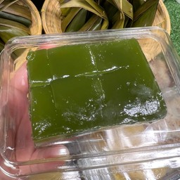 ขนมชั้นใบเตย